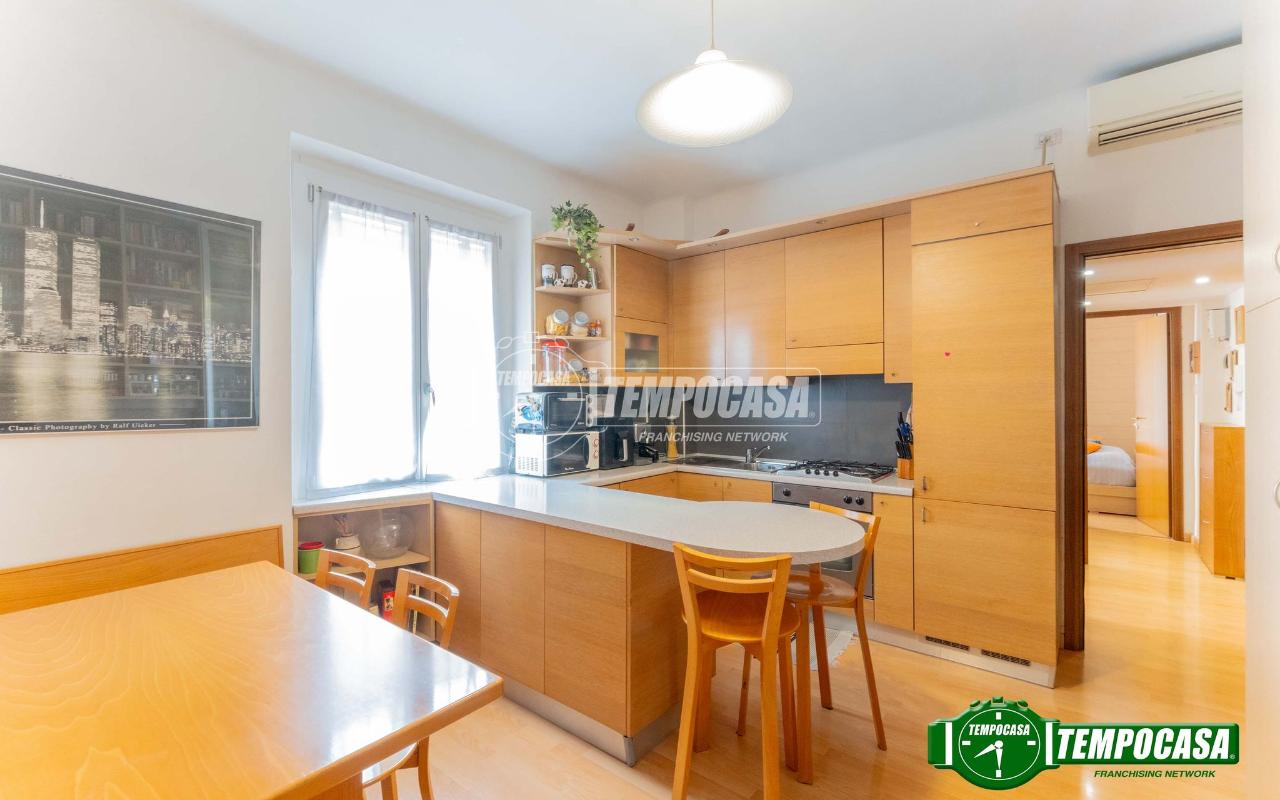appartamento in vendita a Milano in zona Montalbino