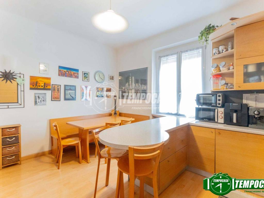 appartamento in vendita a Milano in zona Montalbino