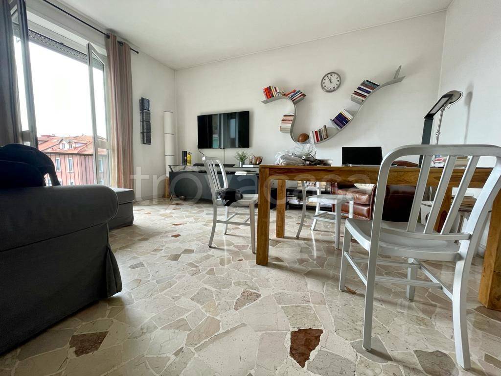 appartamento in vendita a Milano in zona Dergano