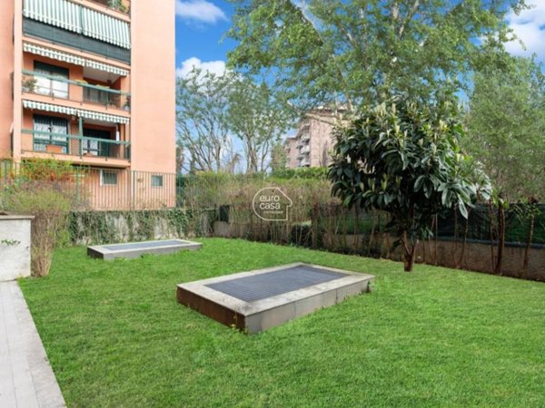 appartamento in vendita a Milano in zona Adriano
