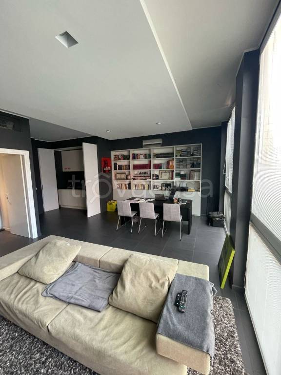 appartamento in vendita a Milano in zona Solari