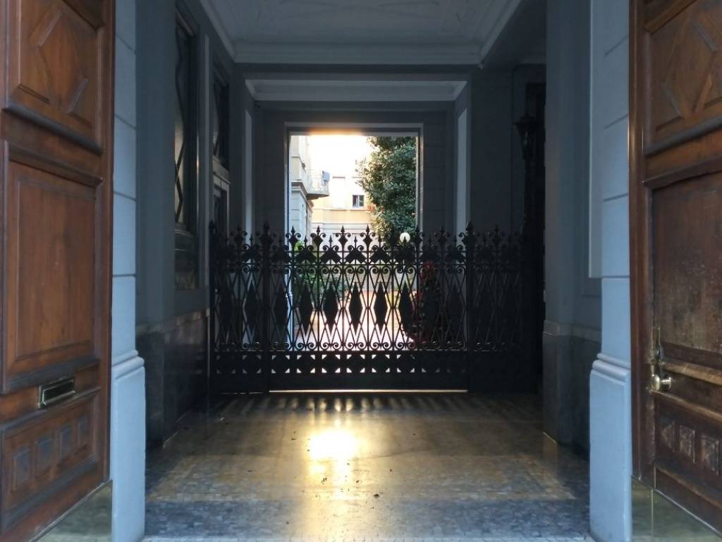 appartamento in vendita a Milano in zona Porta Venezia