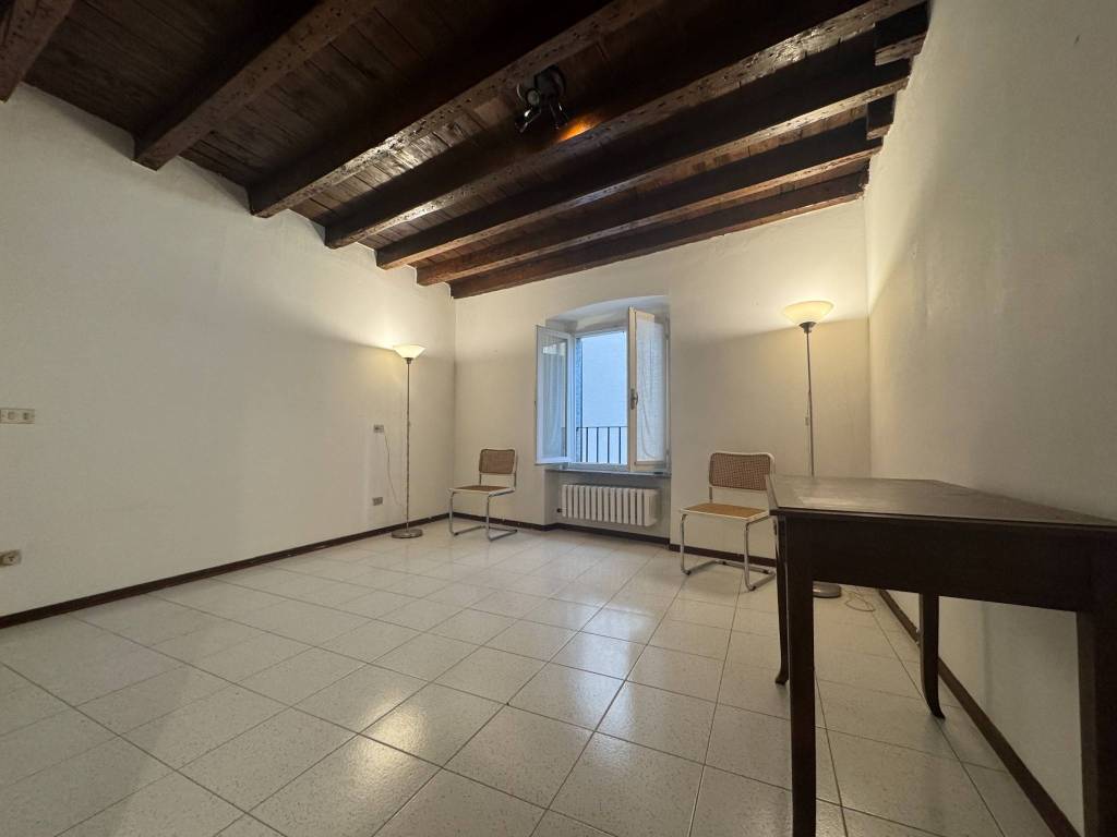 appartamento in vendita a Milano in zona Piazzale Lodi