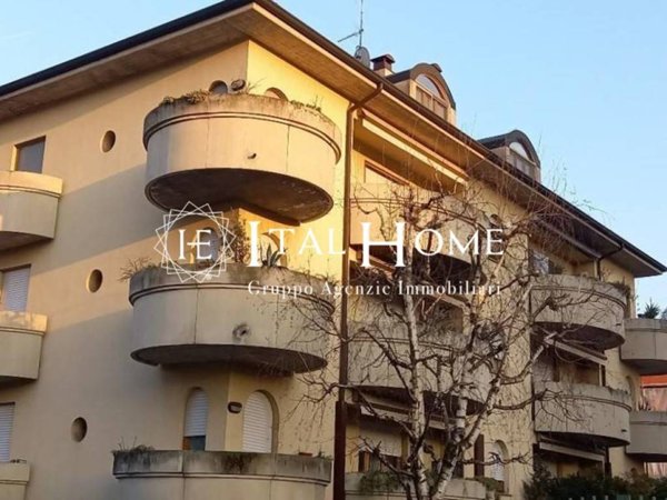 appartamento in vendita a Milano in zona Baggio
