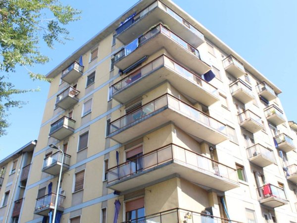 appartamento in vendita a Milano in zona Famagosta