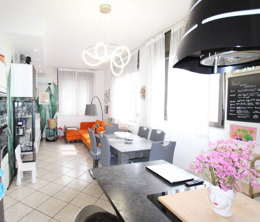 appartamento in vendita a Milano in zona Segnano