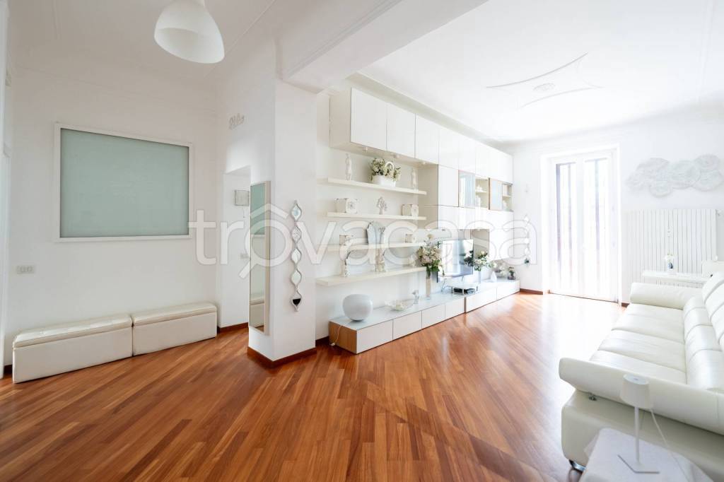 appartamento in vendita a Milano in zona Città Studi