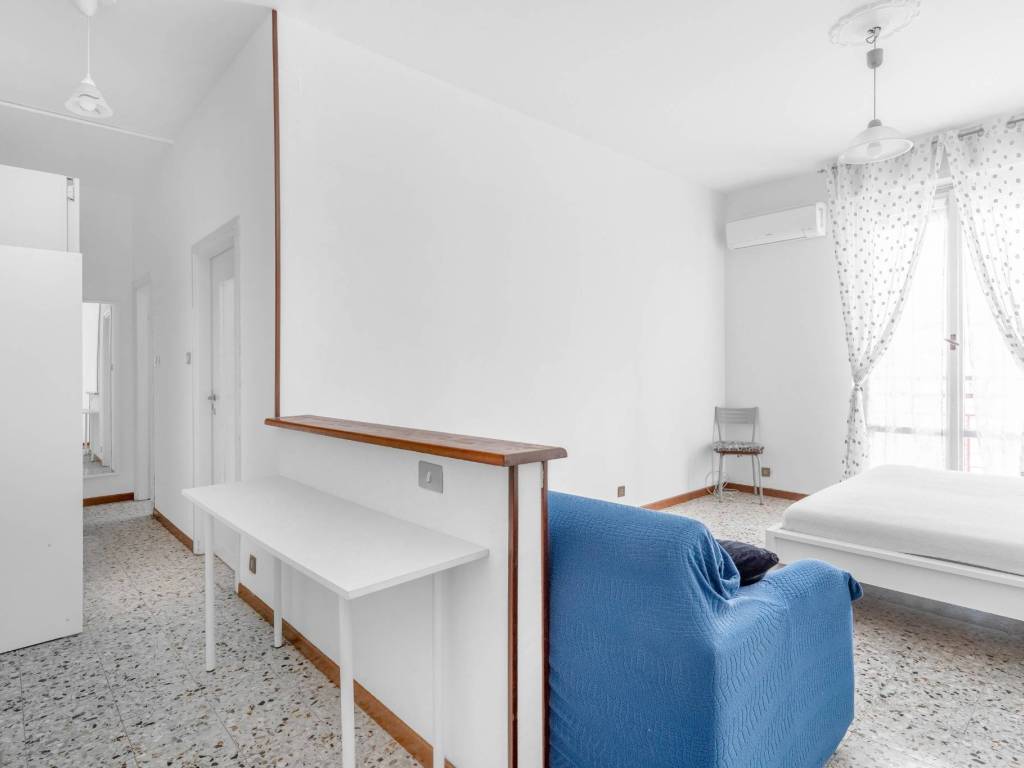 appartamento in vendita a Milano in zona Adriano