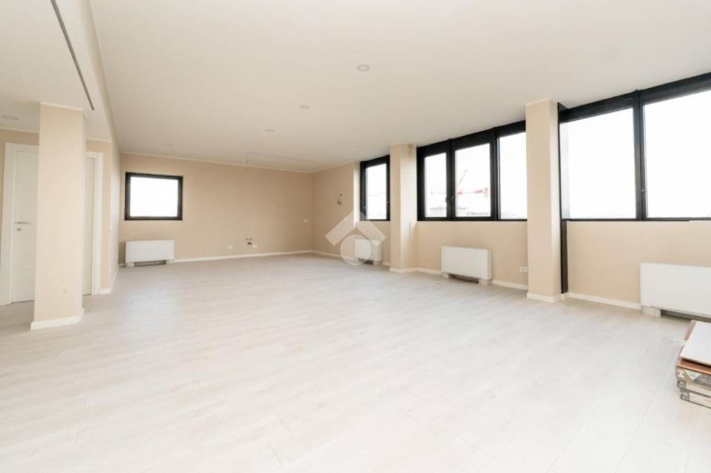appartamento in vendita a Milano in zona Vigentino