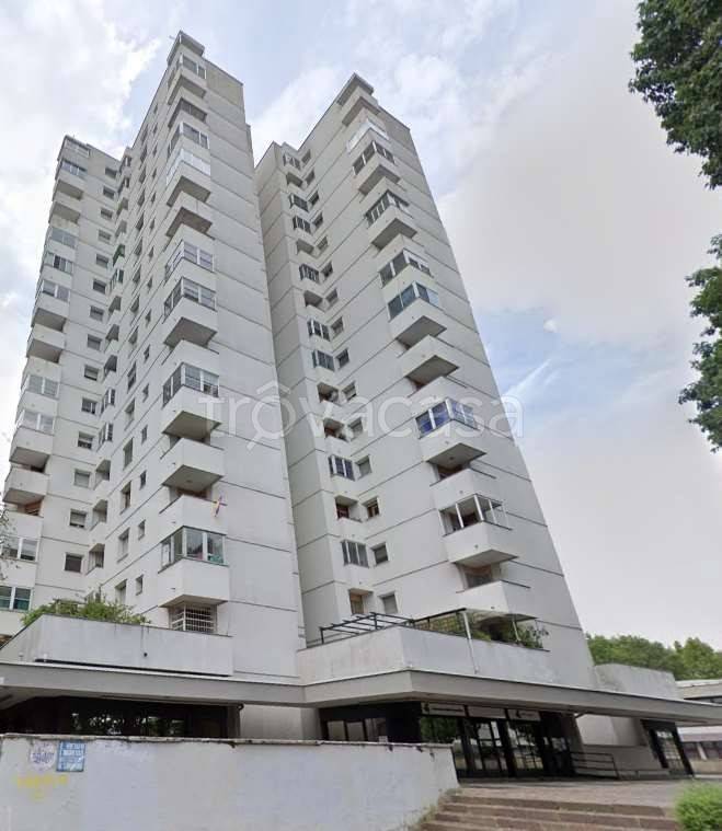 appartamento in vendita a Milano in zona Gratosoglio