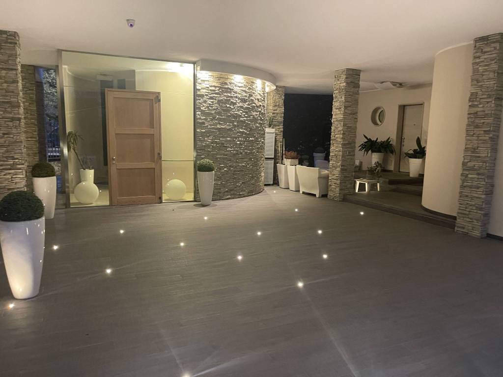 appartamento in vendita a Milano in zona Baggio