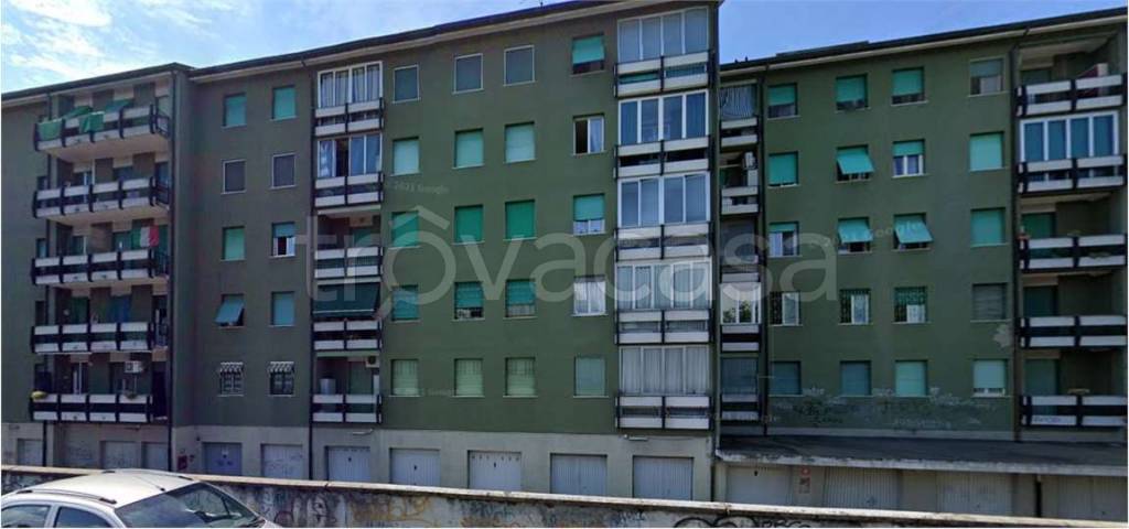 appartamento in vendita a Milano in zona Quarto Oggiaro