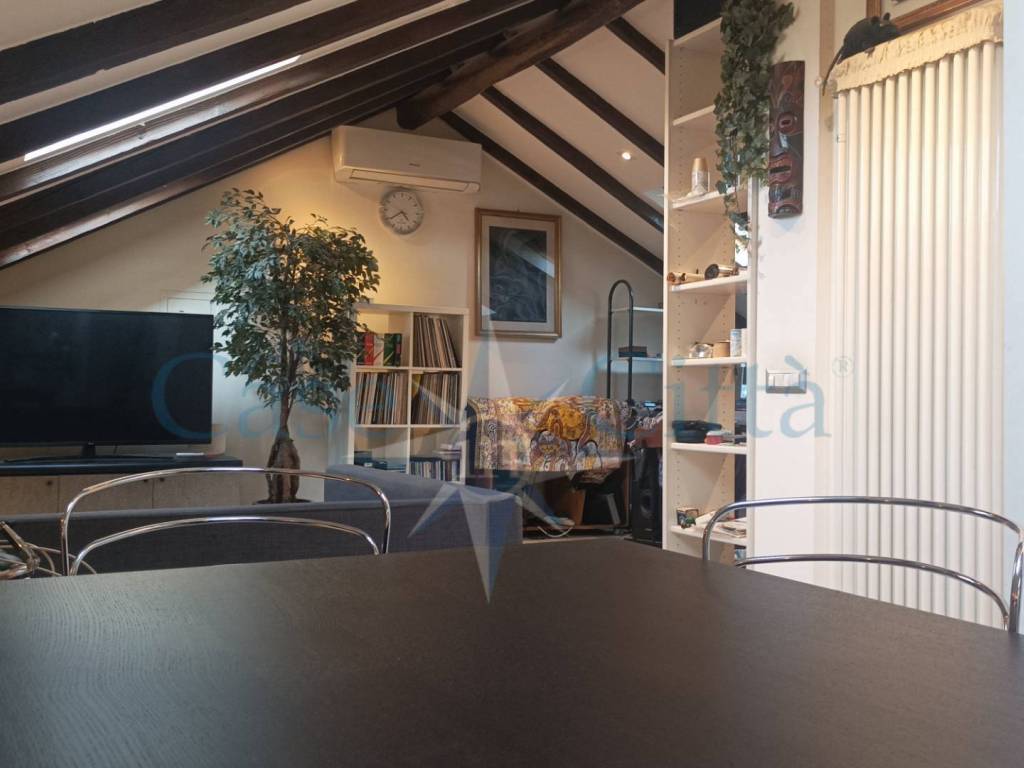 appartamento in vendita a Milano in zona Trenno