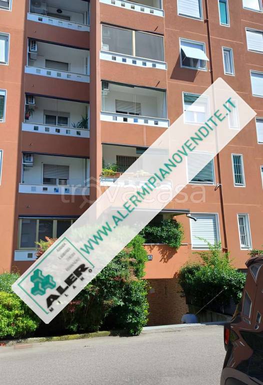 appartamento in vendita a Milano in zona Gallaratese