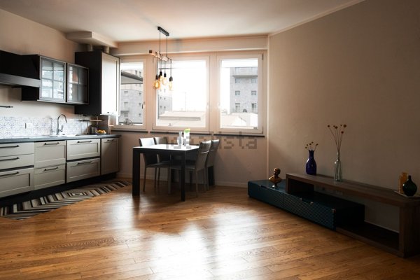 appartamento in vendita a Milano in zona Lorenteggio