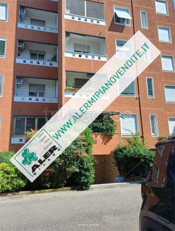 appartamento in vendita a Milano in zona Gallaratese