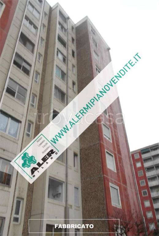appartamento in vendita a Milano in zona Quartiere degli Olmi