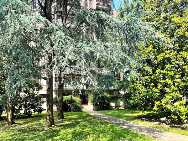 appartamento in vendita a Milano in zona Quarto Cagnino