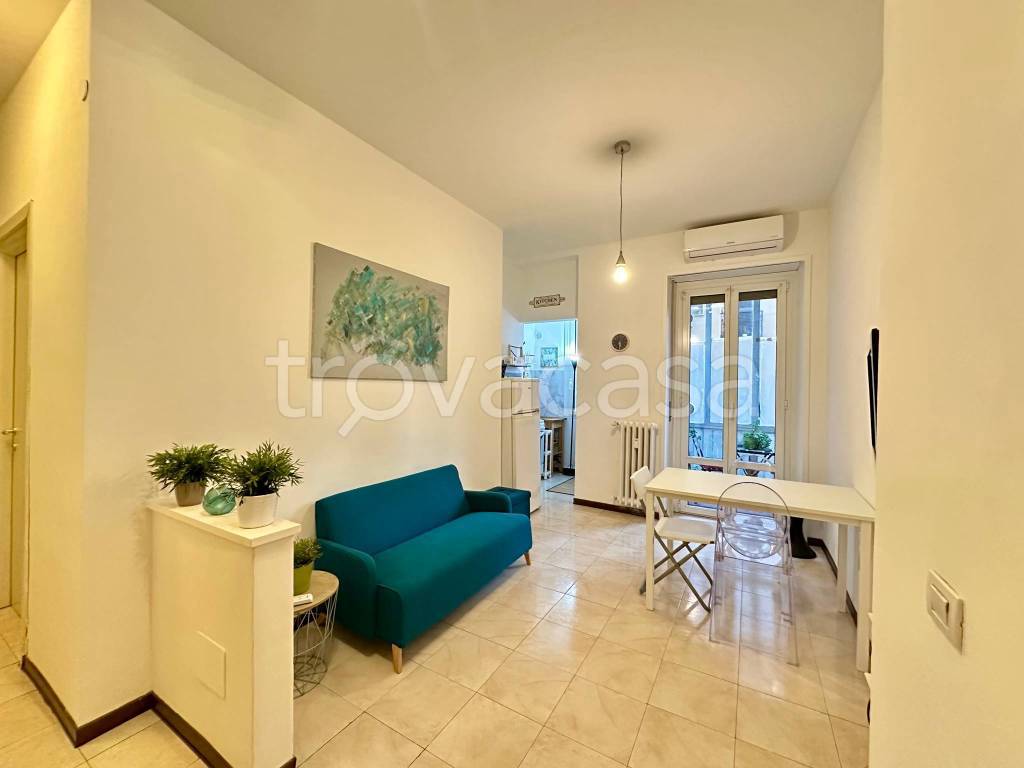 appartamento in vendita a Milano in zona Lorenteggio