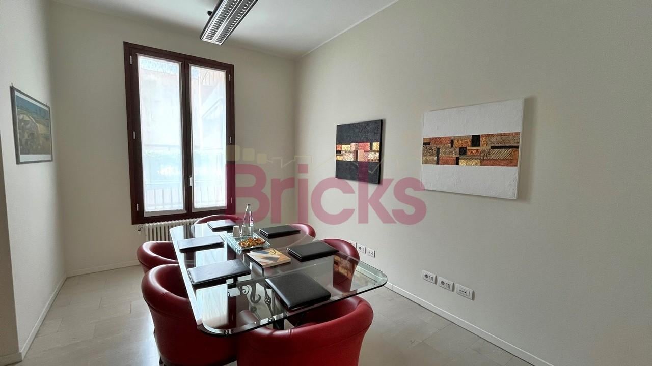 ufficio in vendita a Milano