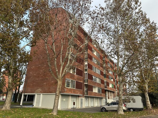appartamento in vendita a Milano in zona Barona