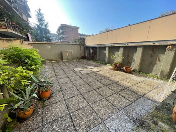 appartamento in vendita a Milano in zona Barona