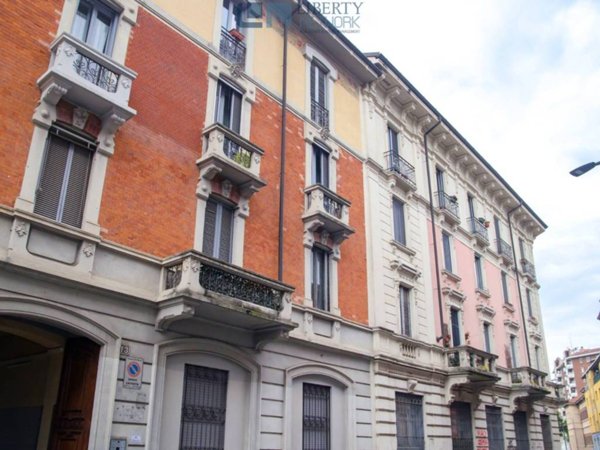 appartamento in vendita a Milano in zona Dergano