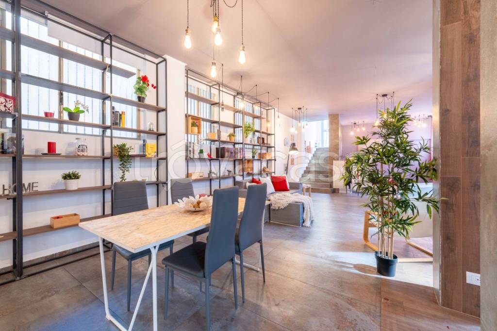 appartamento in vendita a Milano in zona Solari