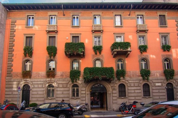appartamento in vendita a Milano in zona Guastalla