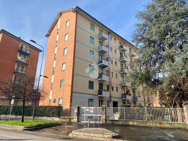 appartamento in vendita a Milano in zona Baggio