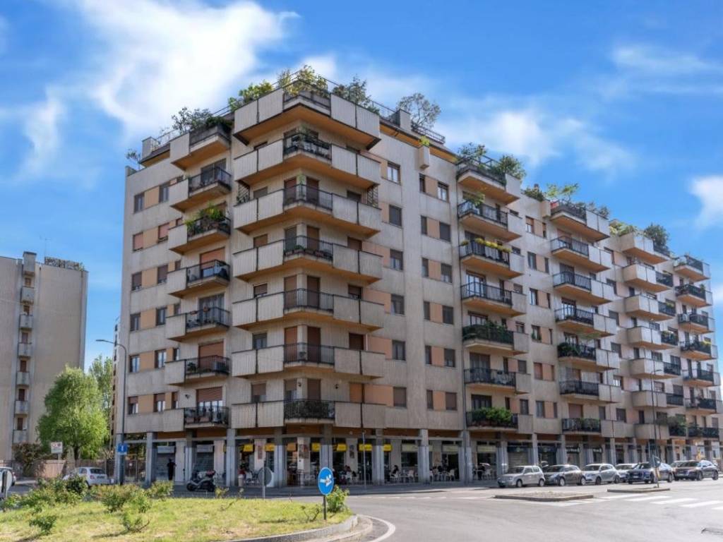 appartamento in vendita a Milano in zona Vigentino