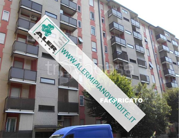 appartamento in vendita a Milano in zona Gallaratese