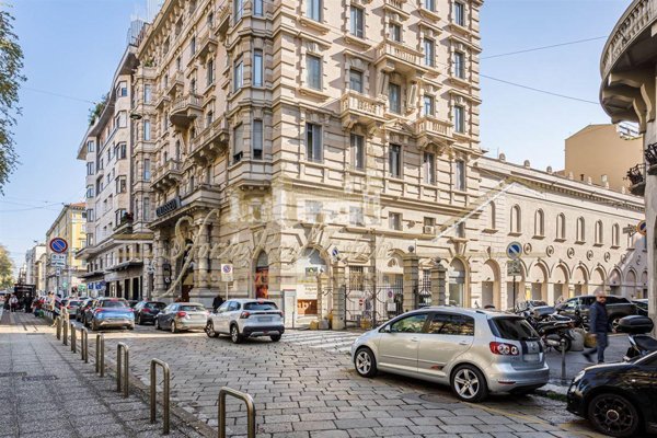 appartamento in vendita a Milano in zona Cinque Giornate