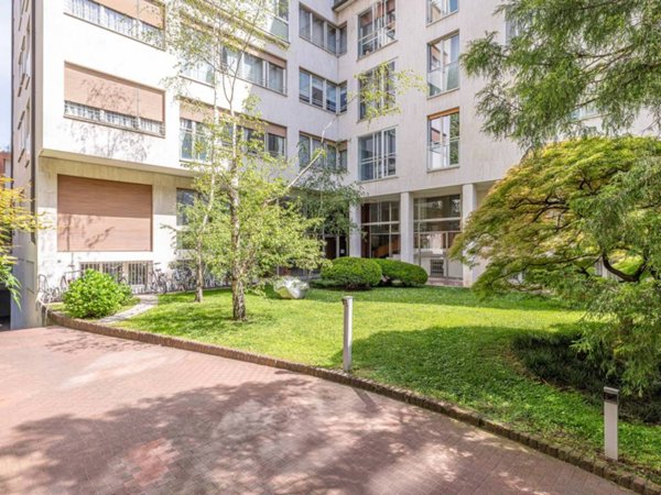ufficio in vendita a Milano in zona Solari