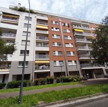 appartamento in vendita a Milano in zona Sempione
