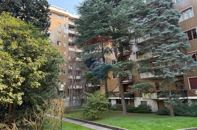 appartamento in vendita a Milano in zona Sempione