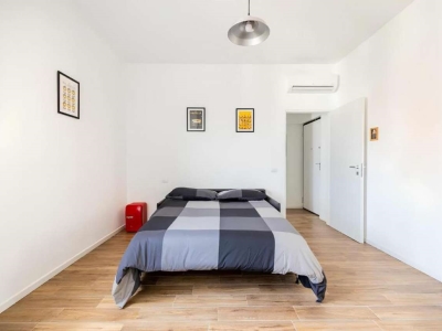 negozio in vendita a Milano in zona Rogoredo