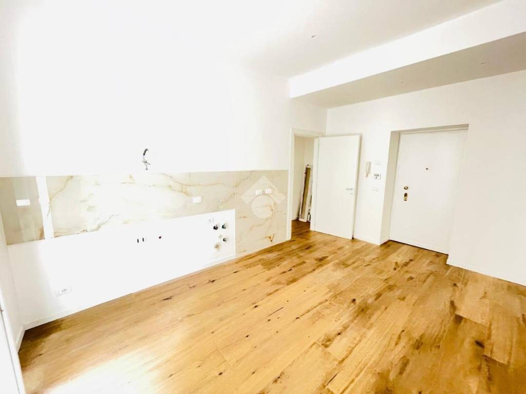 appartamento in vendita a Milano in zona Famagosta