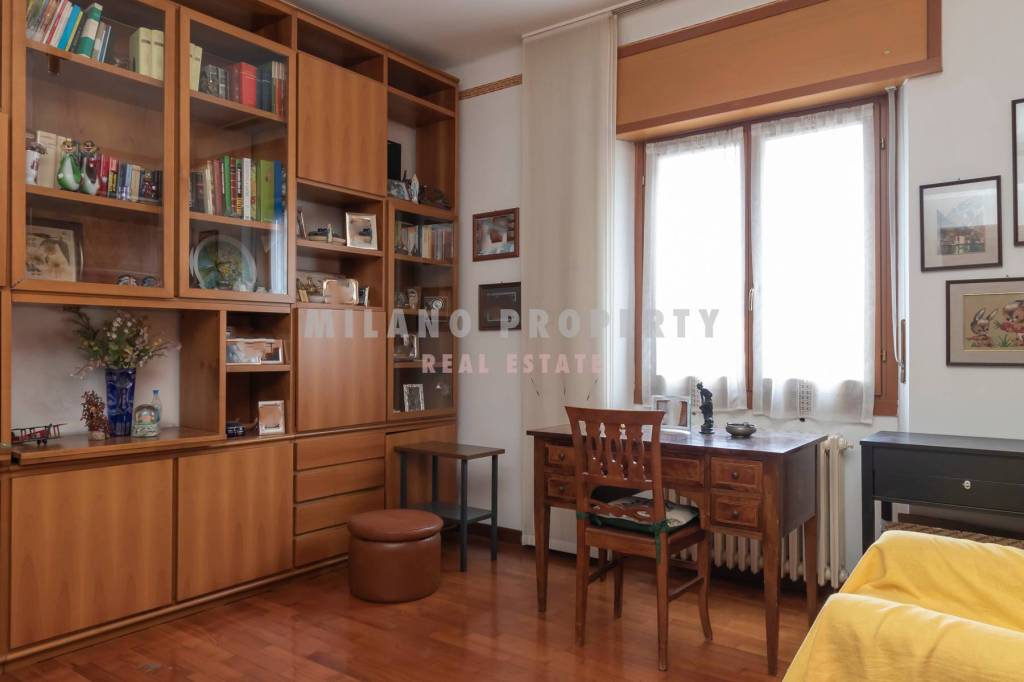 appartamento in vendita a Milano in zona Barona