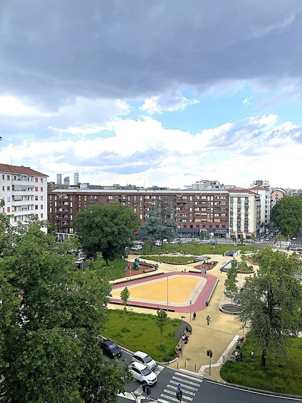 appartamento in vendita a Milano in zona Lorenteggio