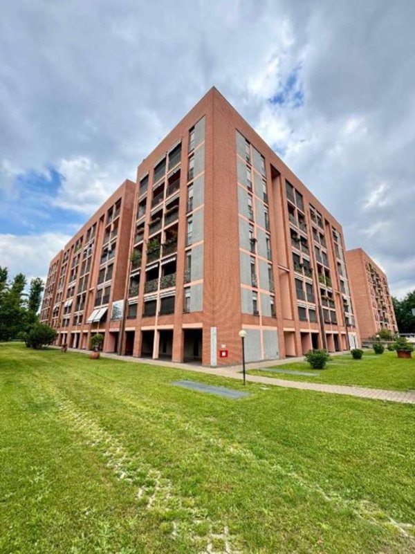 appartamento in vendita a Milano in zona Famagosta