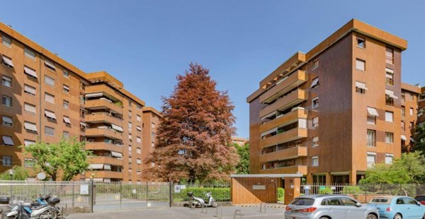 appartamento in vendita a Milano in zona Morivione