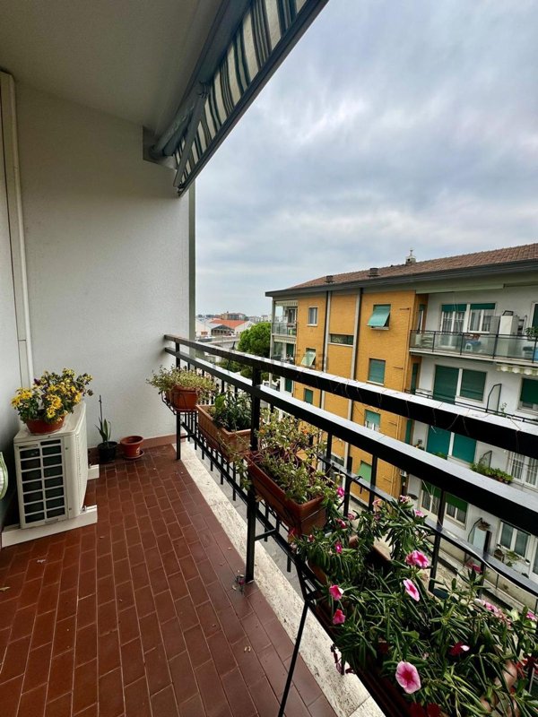 appartamento in vendita a Milano in zona Gorla