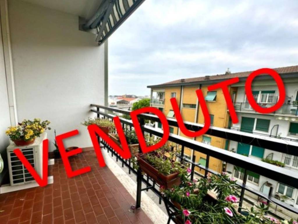 appartamento in vendita a Milano in zona Greco