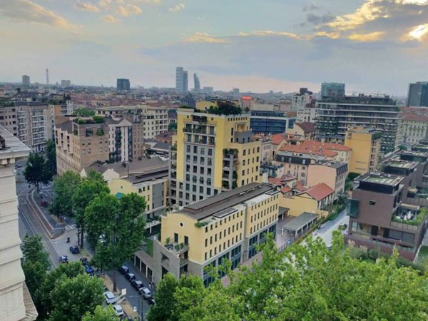 intera palazzina in vendita a Milano in zona Centro Direzionale