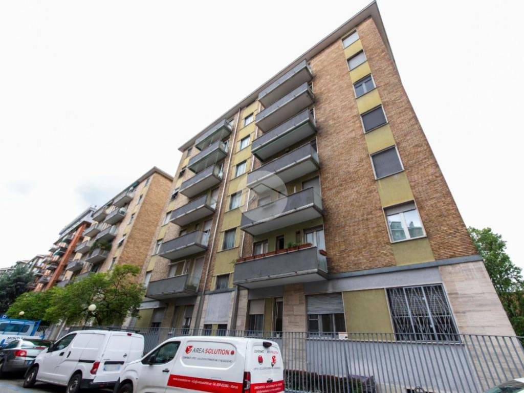 appartamento in vendita a Milano in zona Forze Armate