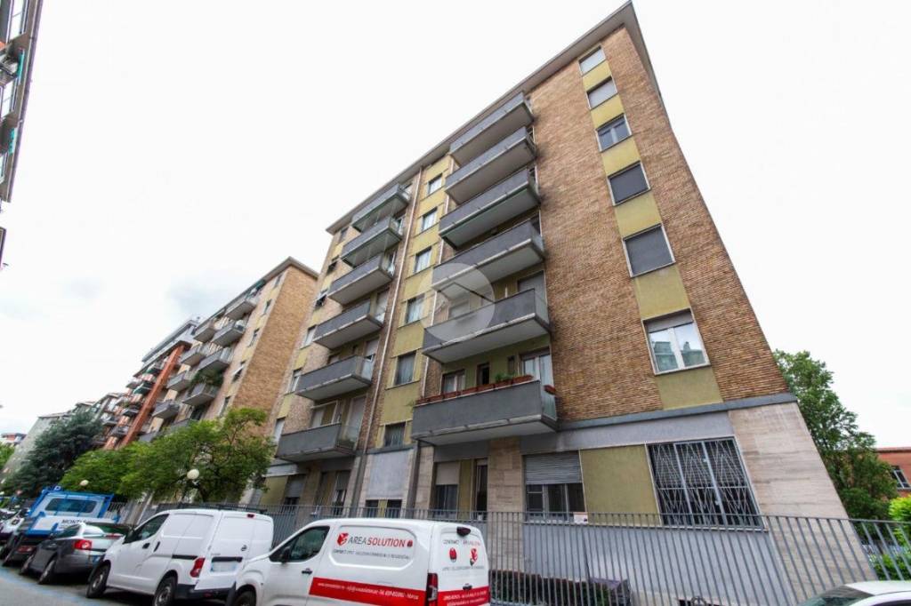 appartamento in vendita a Milano in zona Forze Armate
