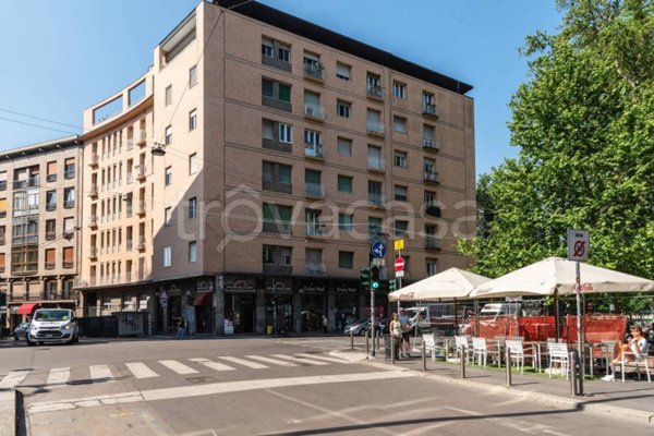 appartamento in vendita a Milano in zona Sant'Ambrogio