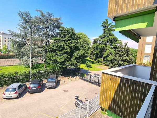 appartamento in vendita a Milano in zona Baggio