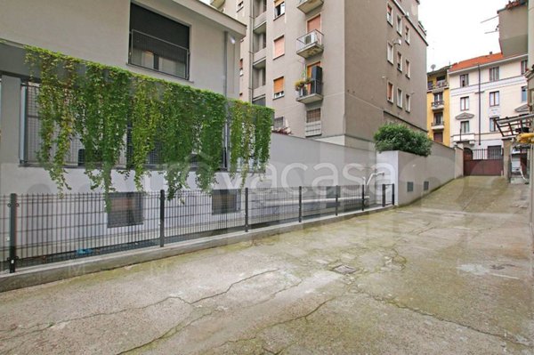 locale commerciale in vendita a Milano